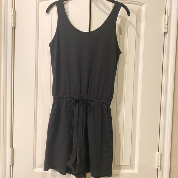 Soft romper with pockets - Picture 4 of 7